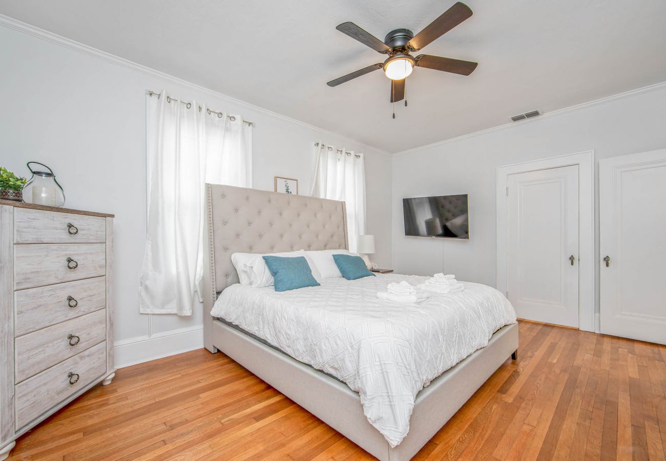 Apartment in Fayetteville - The Terry Sanford Guest House Apt A