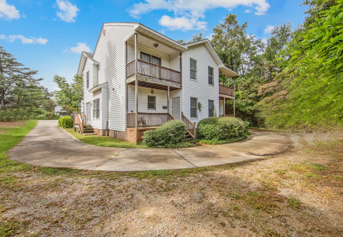Apartment in Fayetteville - The Terry Sanford Guest House Apt C